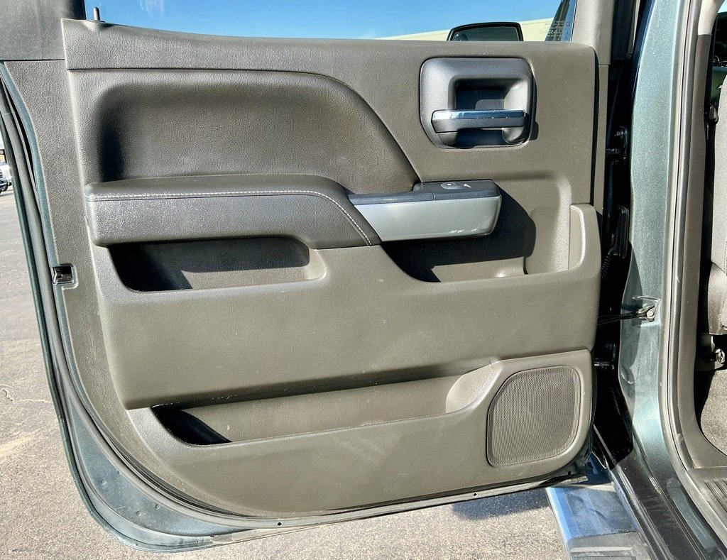 Used 2018 Chevrolet Silverado 1500 LT w/ All Star Edition image 31