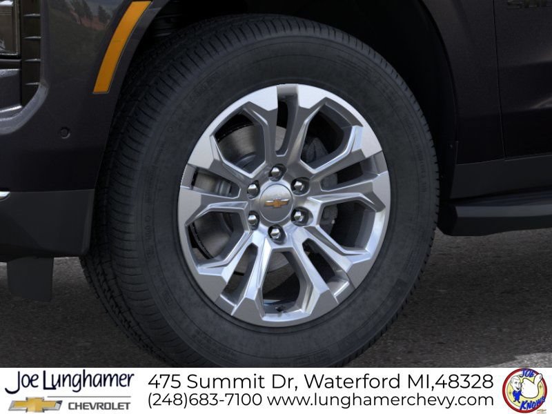 New 2026 Chevrolet Suburban LT w/ Comfort Package AWD/4WD image 9