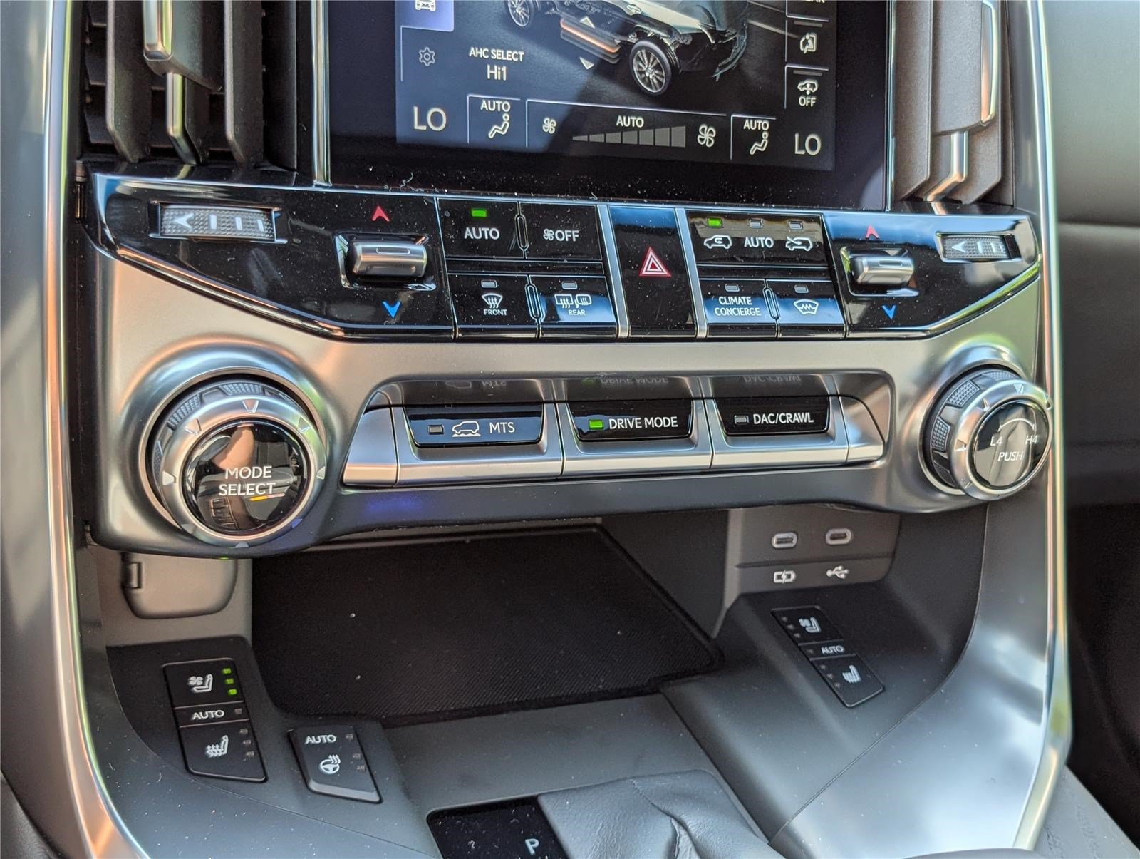 New 2026 Lexus LX 600 4WD w/ Luxury Package image 28