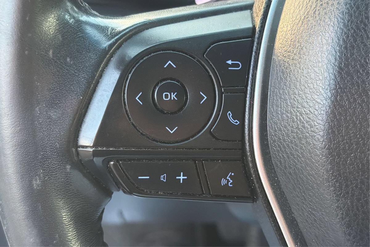 Used 2021 Toyota Venza LE AWD/4WD image 33