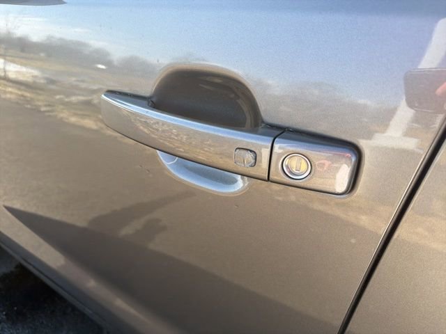 Used 2018 Kia Soul EV + w/ Sun & Fun Package image 17