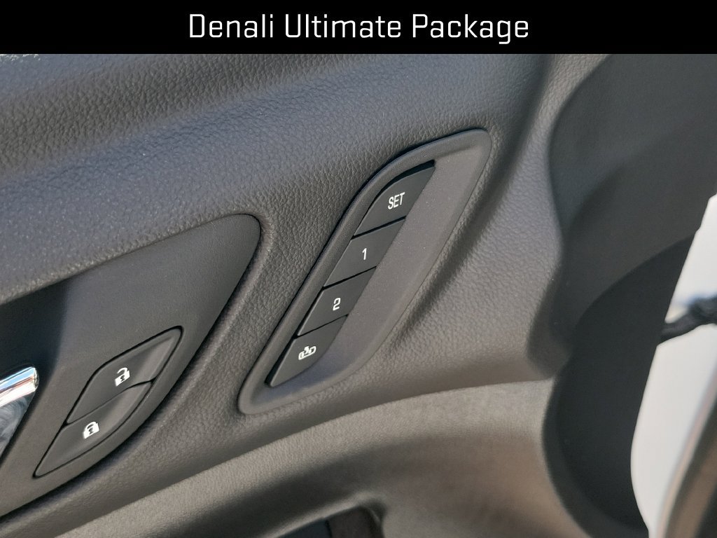 Used 2023 GMC Acadia Denali w/ Denali Ultimate Package AWD/4WD image 13