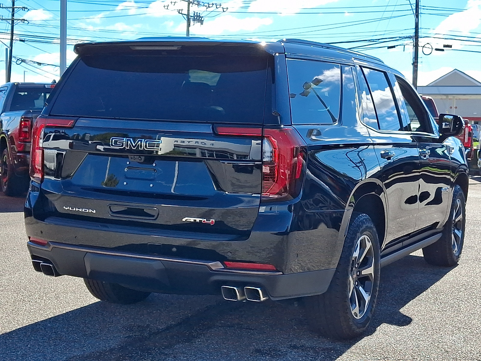 Used 2026 GMC Yukon AT4 Ultimate w/ LPO, Floor Liner Package AWD/4WD image 10