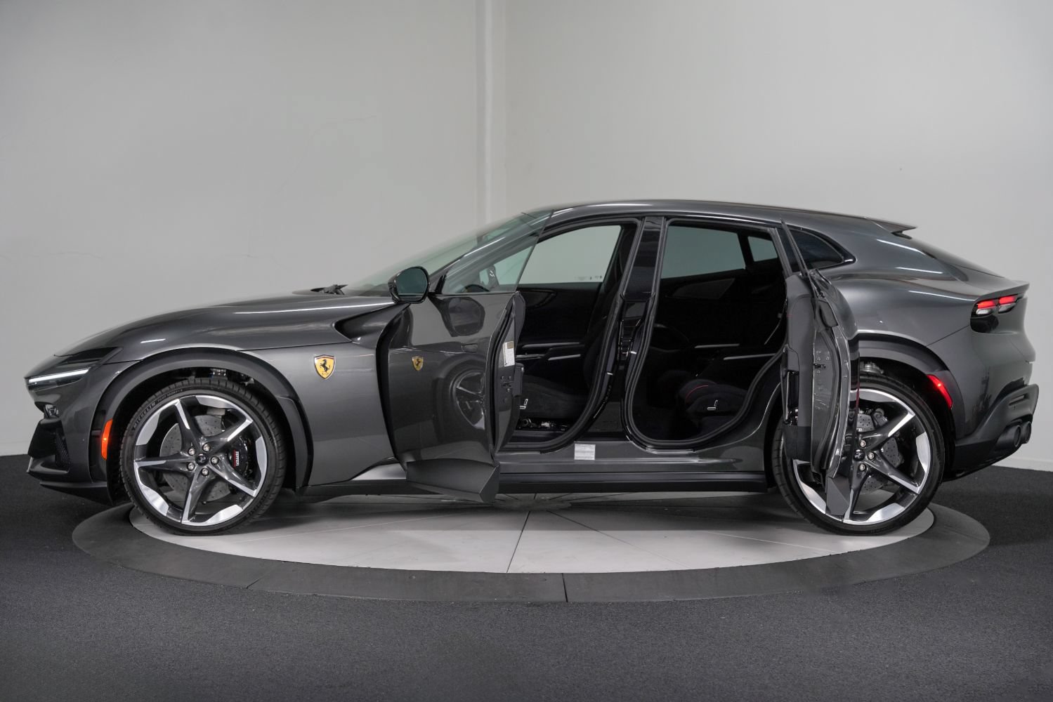 Used 2026 Ferrari Purosangue AWD/4WD image 8