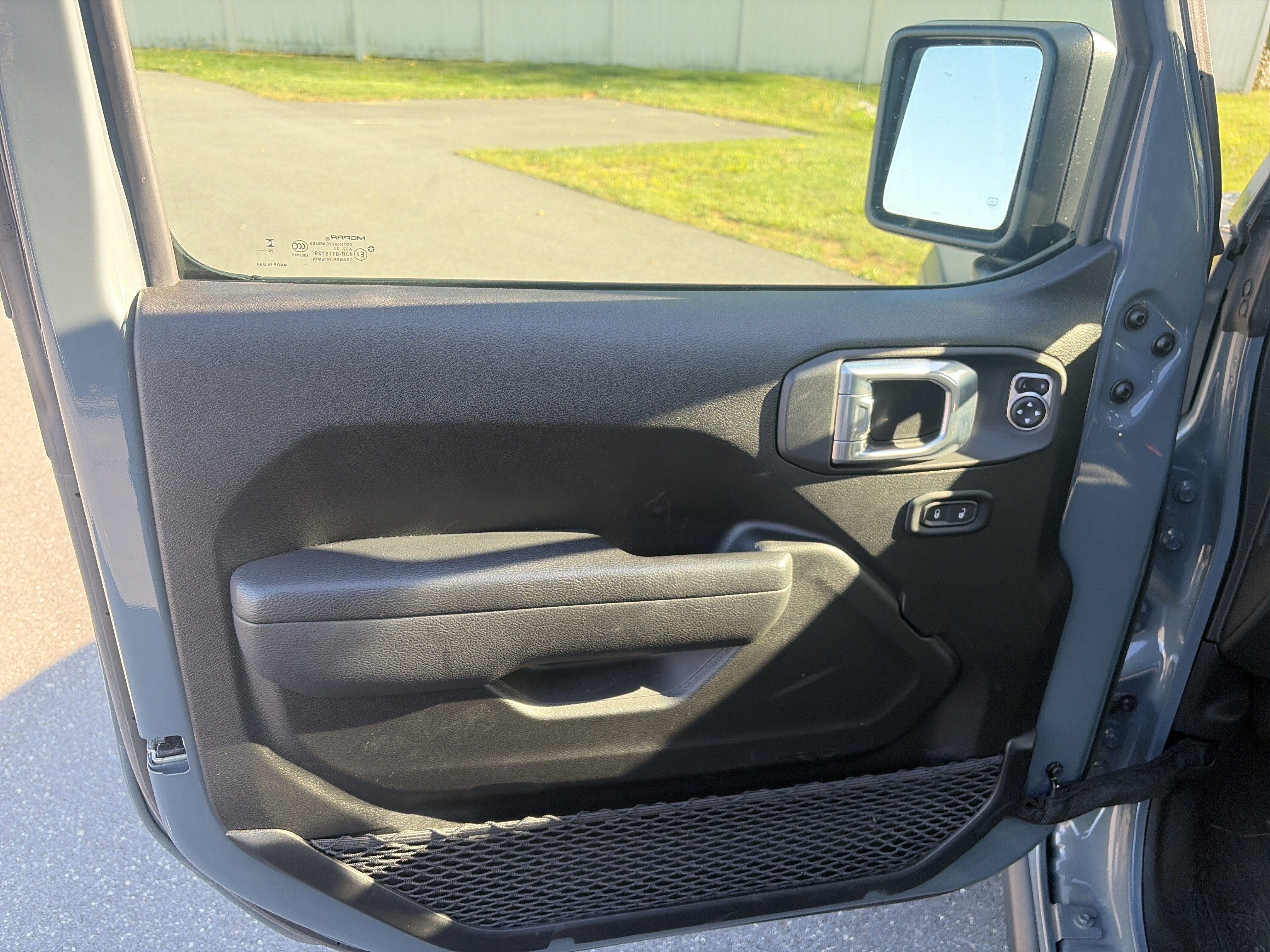 Used 2024 Jeep Wrangler Rubicon AWD/4WD image 17