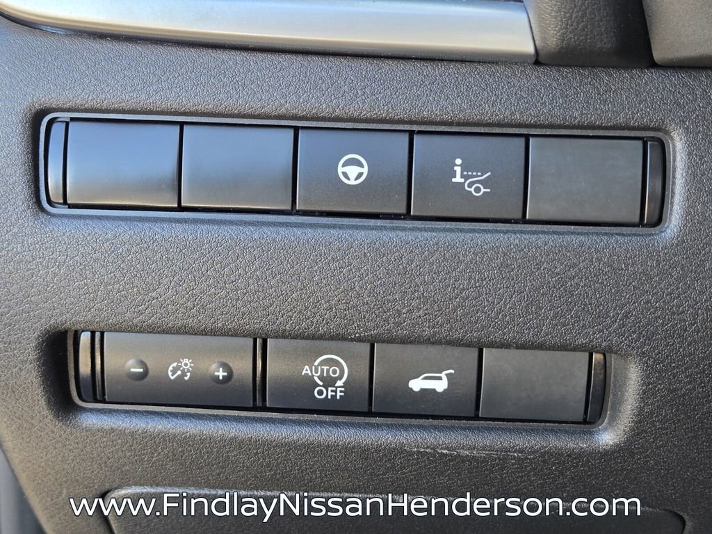 Used 2025 Nissan Rogue SL w/ Tech Package image 22