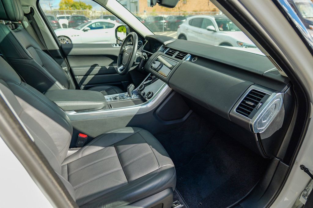 Used 2022 Land Rover Range Rover Sport SE image 34