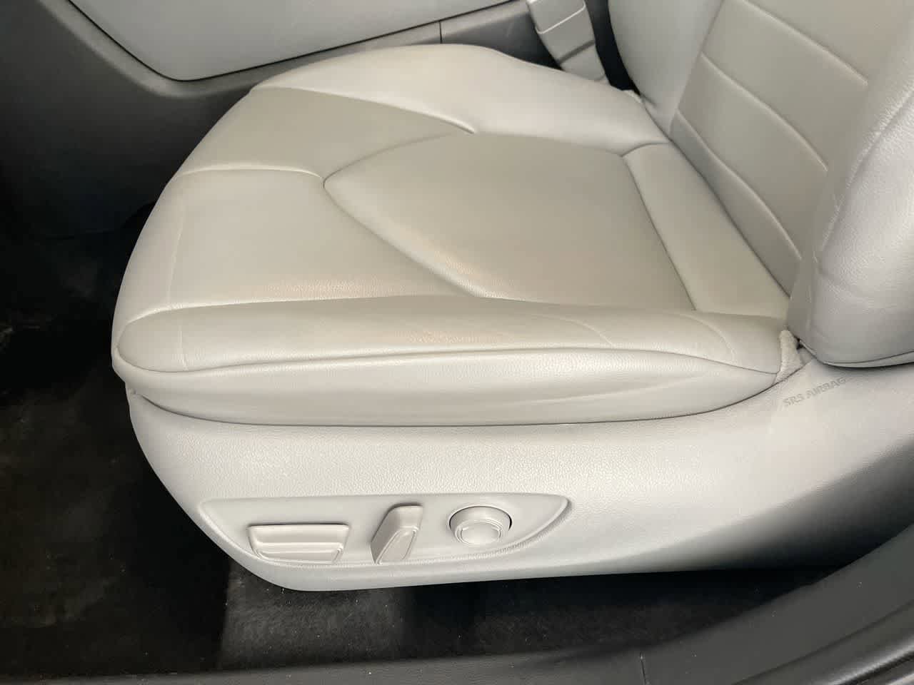 Used 2022 Toyota Highlander XLE AWD/4WD image 12