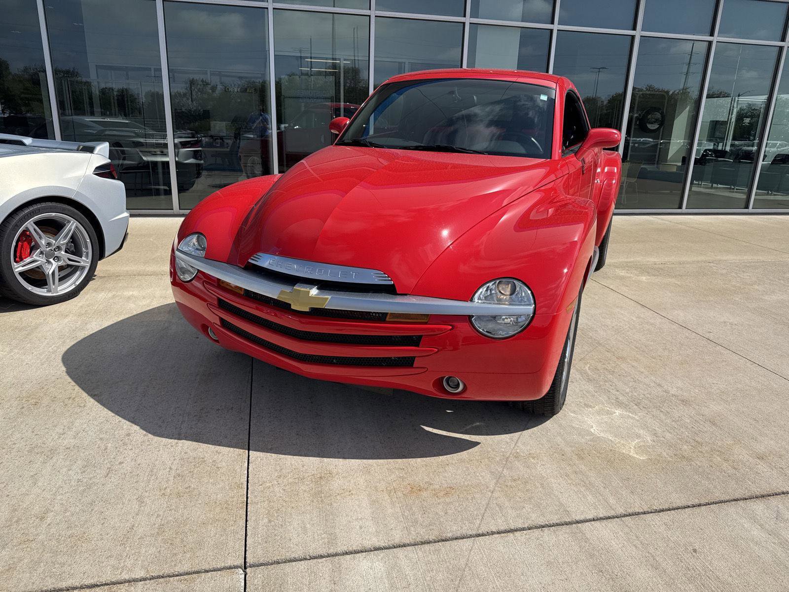 Used 2005 Chevrolet SSR w/ Preferred Equipment Group RWD image 6