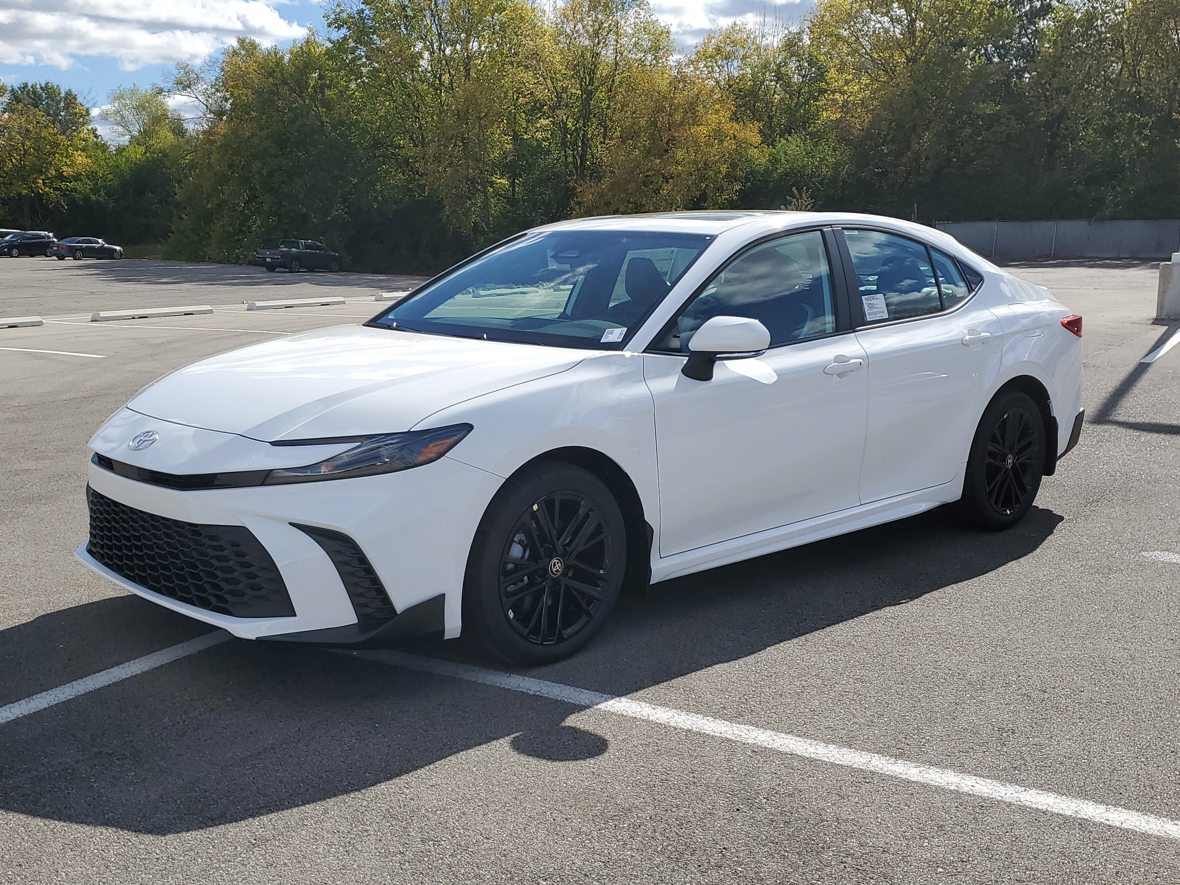 New 2026 Toyota Camry SE image 3