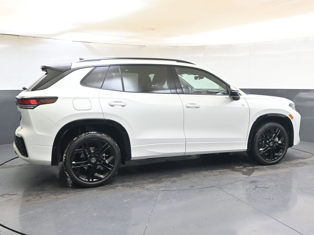 New 2026 Volkswagen Tiguan SE R-Line image 6