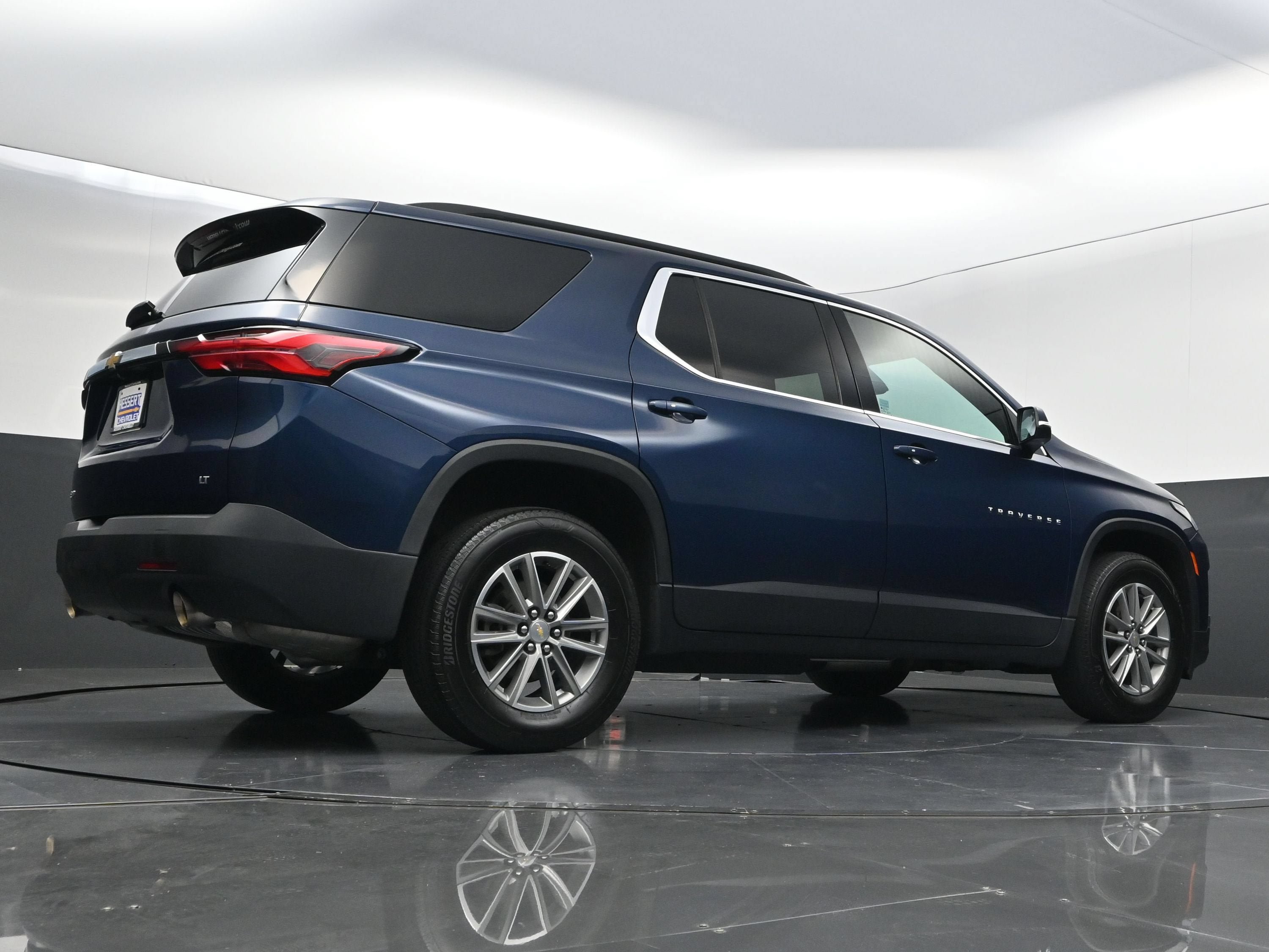 Certified 2023 Chevrolet Traverse LT AWD/4WD image 43