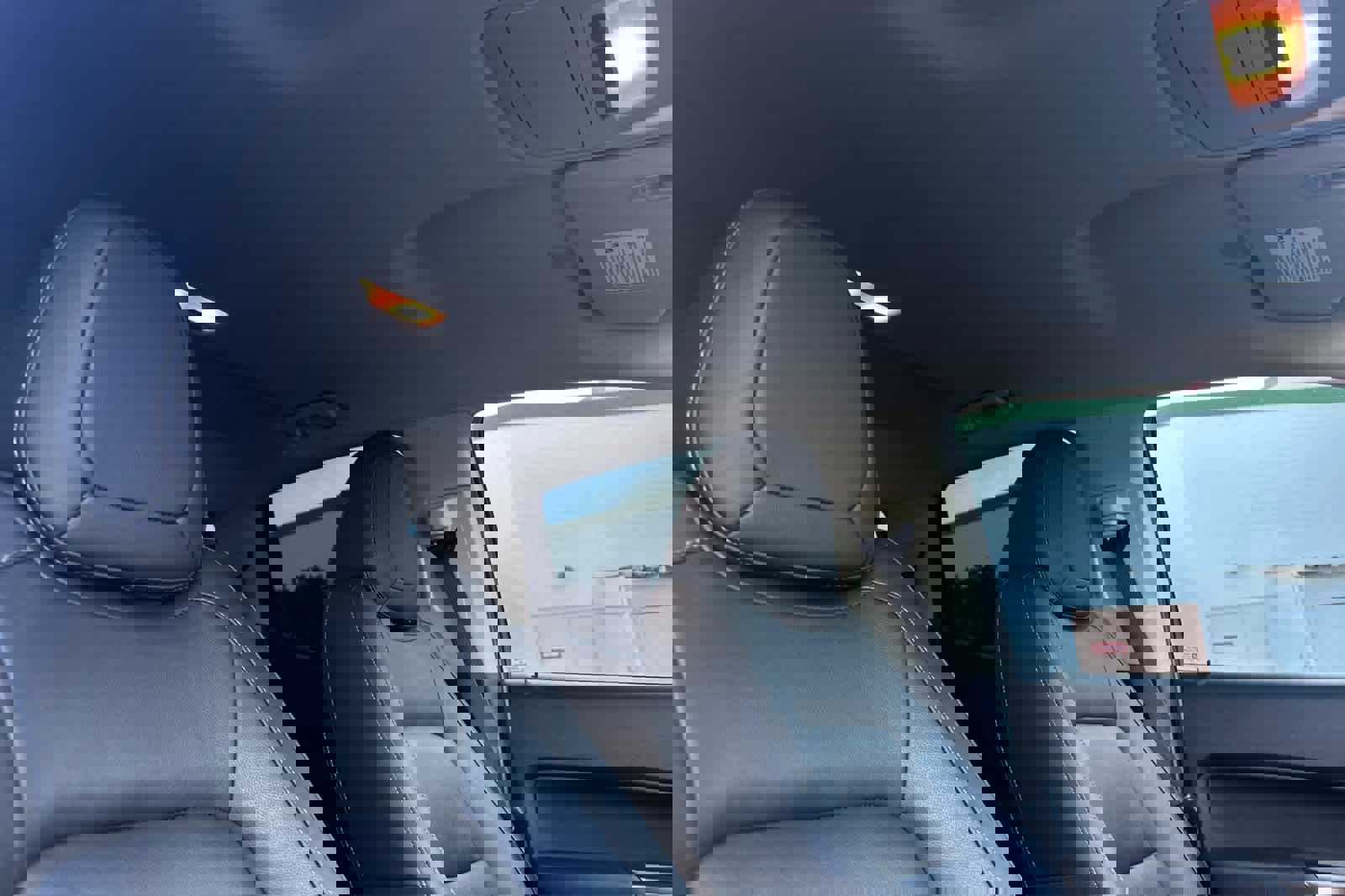 Used 2022 Chevrolet Colorado LT w/ Luxury Package image 17