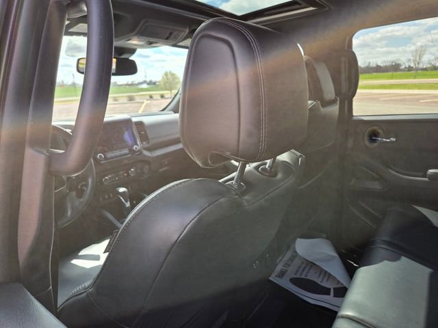 Used 2022 Nissan Frontier PRO-4X w/ Pro-4X Premium Package AWD/4WD image 47