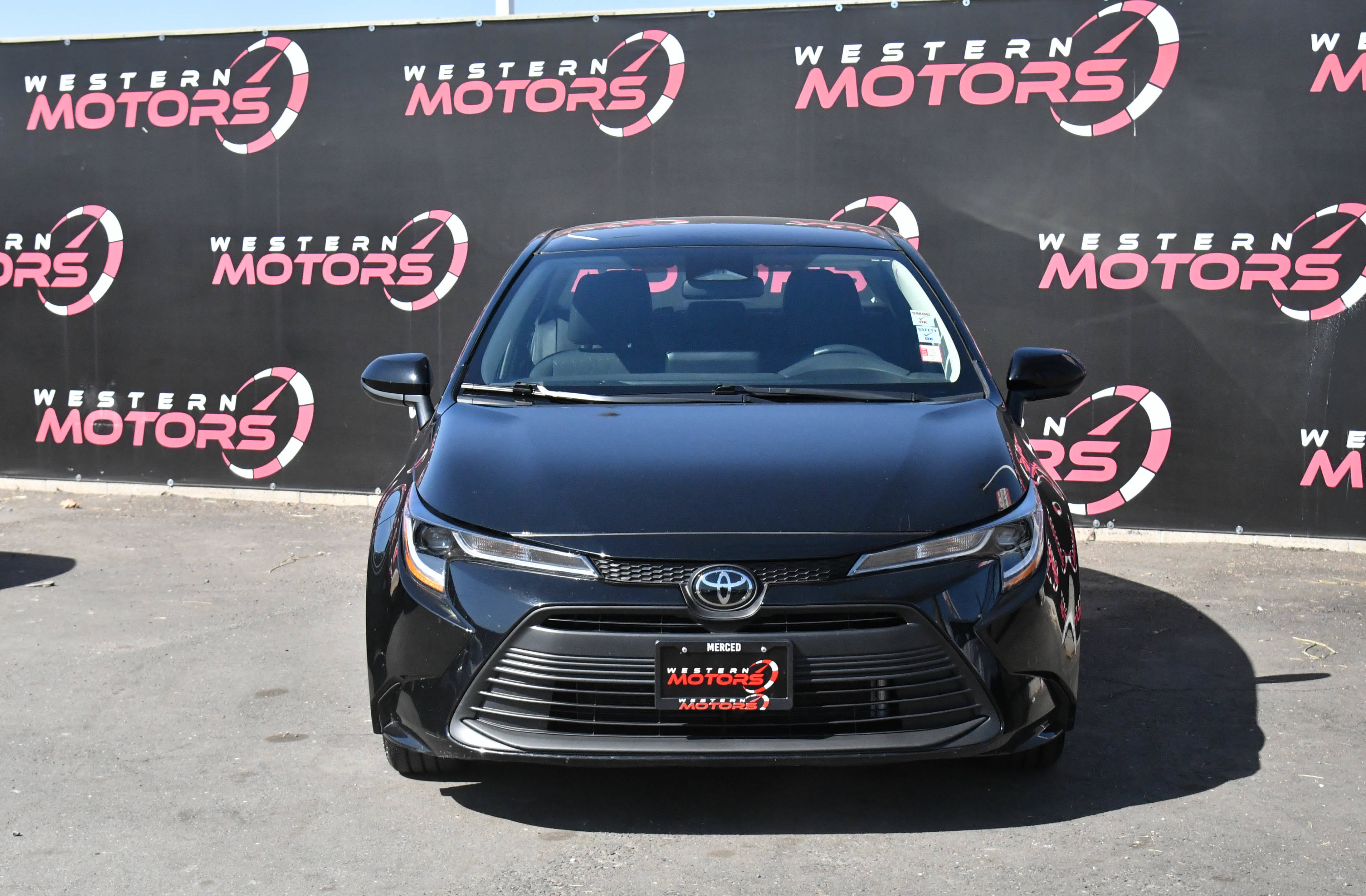 Used 2025 Toyota Corolla LE FWD image 2