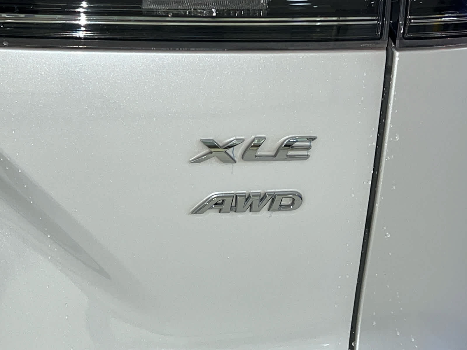 Used 2024 Toyota Corolla Cross XLE w/ Convenience Package AWD/4WD image 22