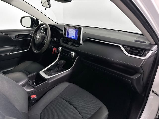 Used 2023 Toyota RAV4 LE AWD/4WD image 26