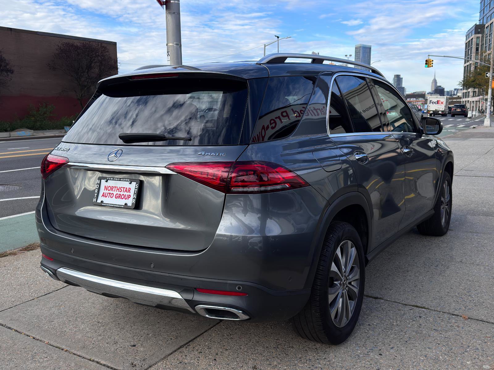 Used 2020 Mercedes-Benz GLE 350 4MATIC w/ Premium Package image 4