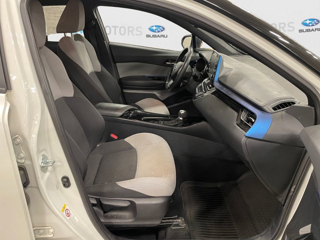 Used 2019 Toyota C-HR XLE image 15