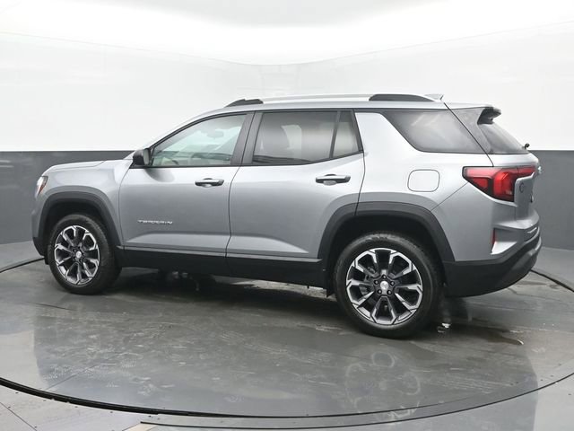 Used 2026 GMC Terrain Elevation w/ Elevation Premium Package image 3