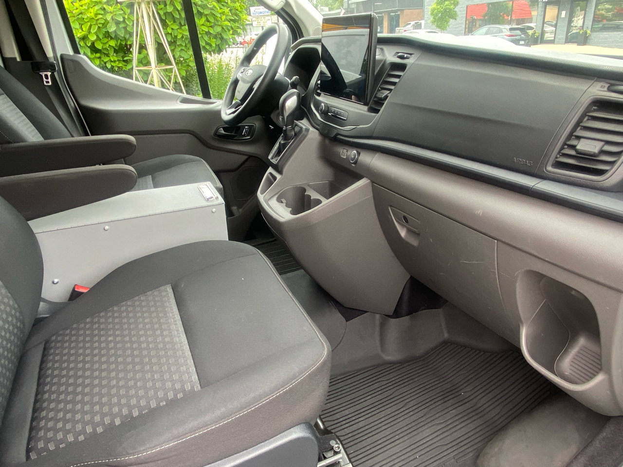 Used 2022 Ford Transit 250 Low Roof AWD image 21