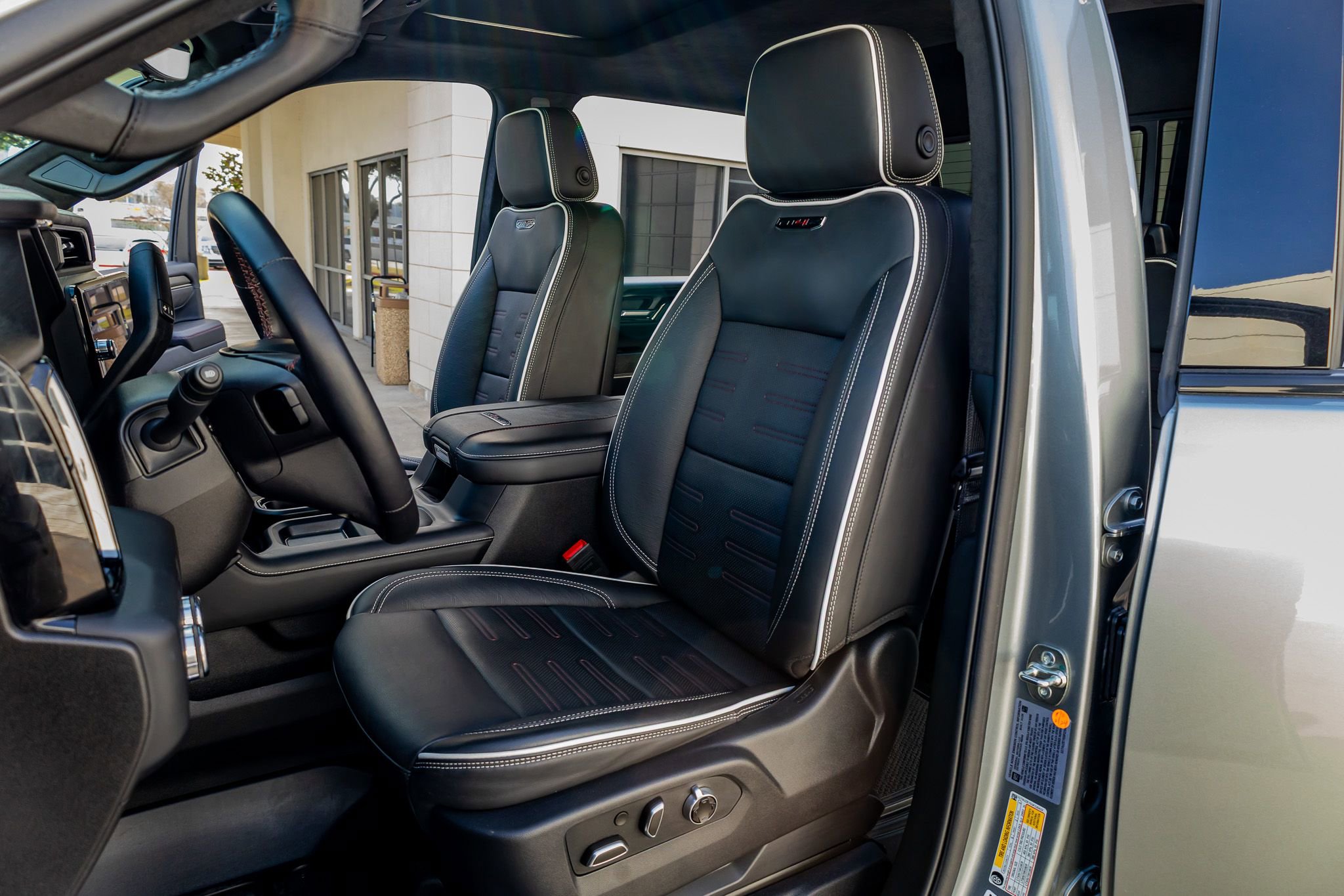 Used 2025 GMC Sierra 2500 AT4X w/ Snow Plow Prep/Camper Package image 30