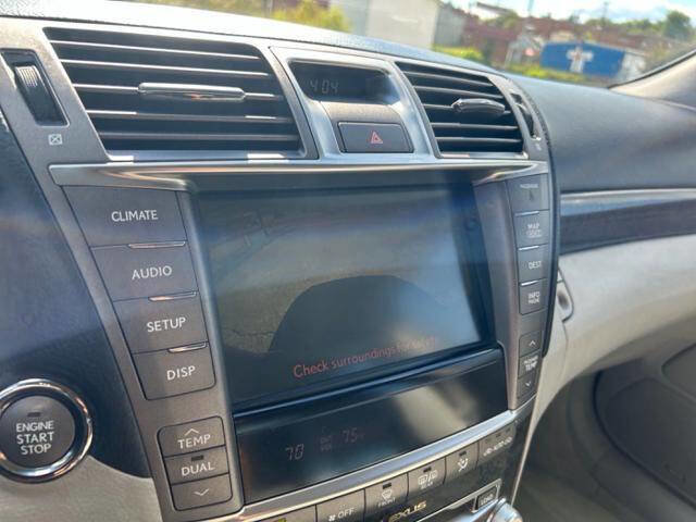 Used 2011 Lexus LS 460 AWD image 16