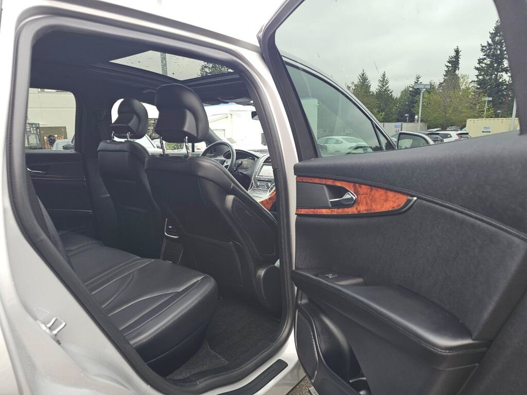 Used 2019 Lincoln Nautilus Select AWD/4WD image 15