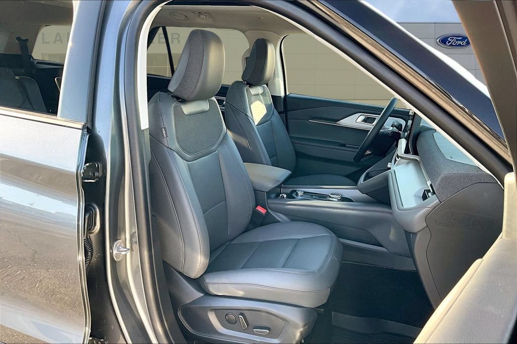 New 2026 Ford Explorer Active w/ Active Comfort Package AWD/4WD image 12