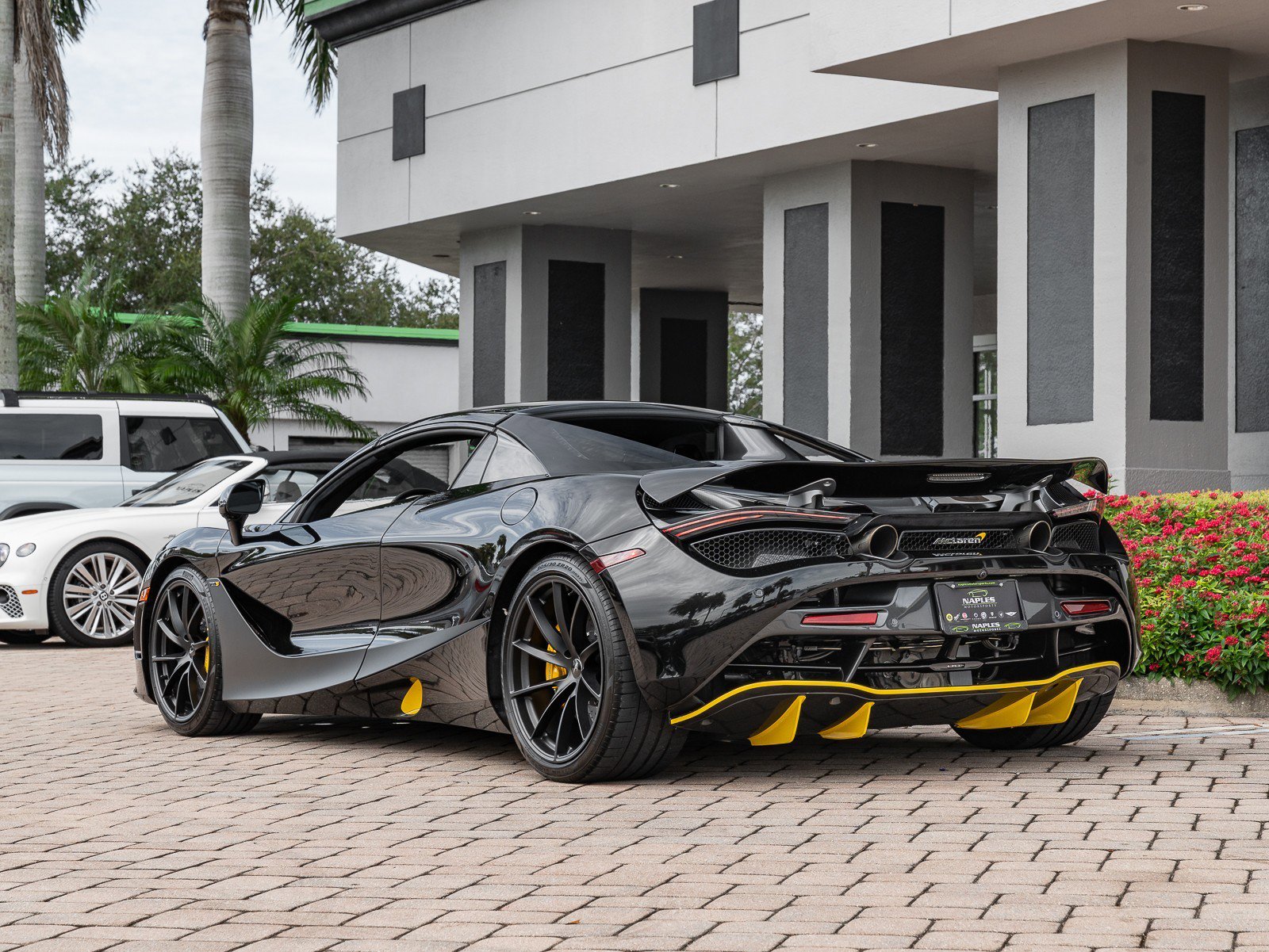 Used 2022 McLaren 720S Spider image 38