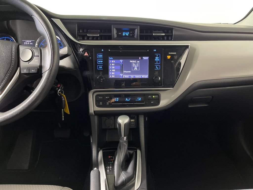 Used 2017 Toyota Corolla LE w/ Carpet Mat Package (TMS) FWD image 16