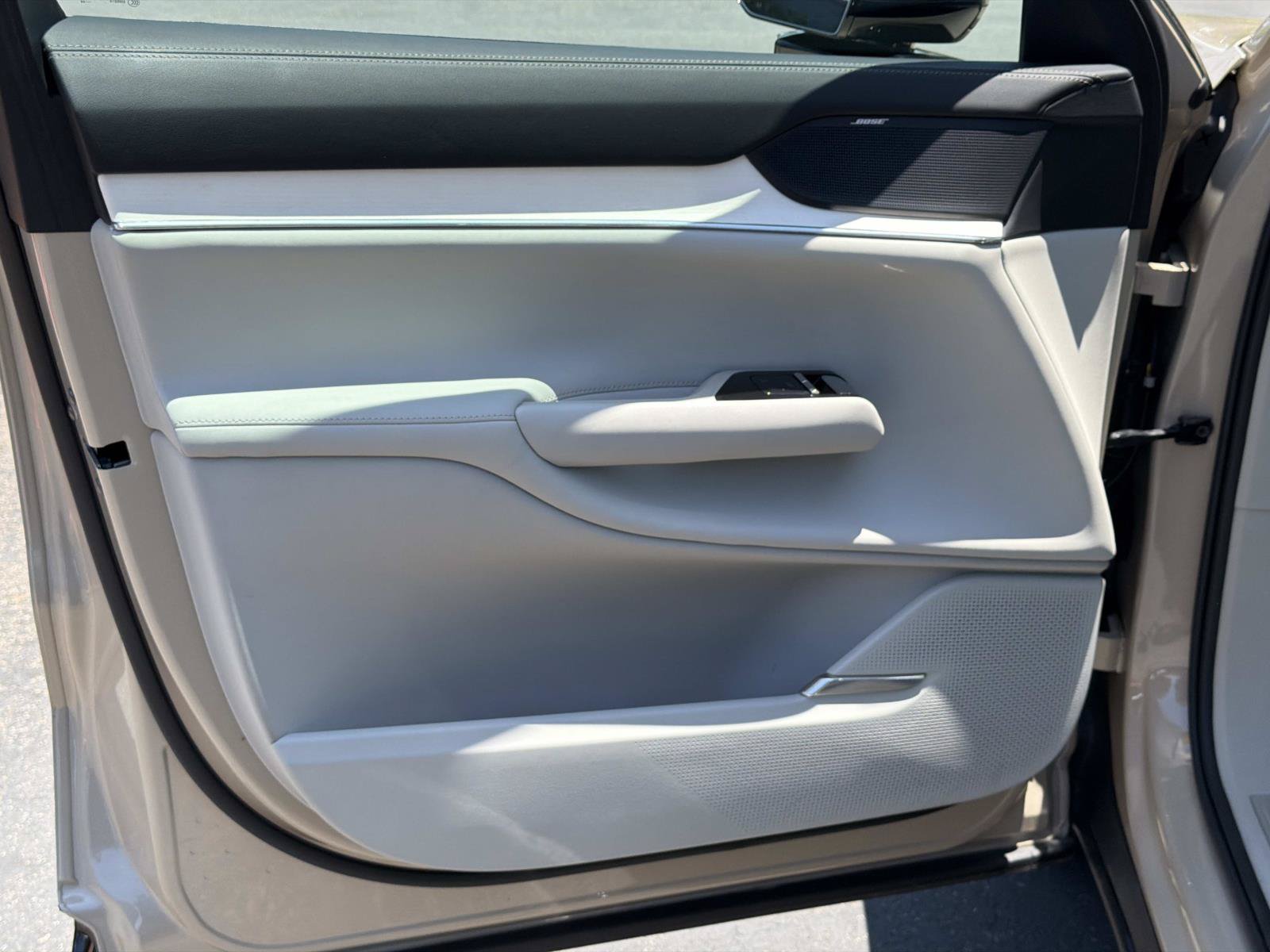 Certified 2025 Volvo EX90 Plus AWD/4WD image 15