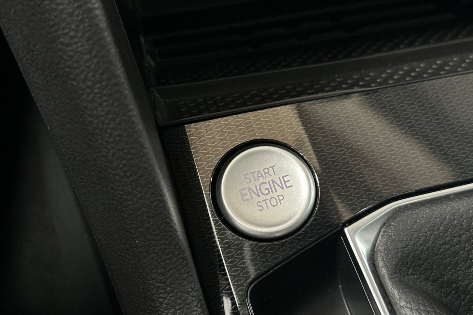 New 2026 Volkswagen Taos SE FWD image 20