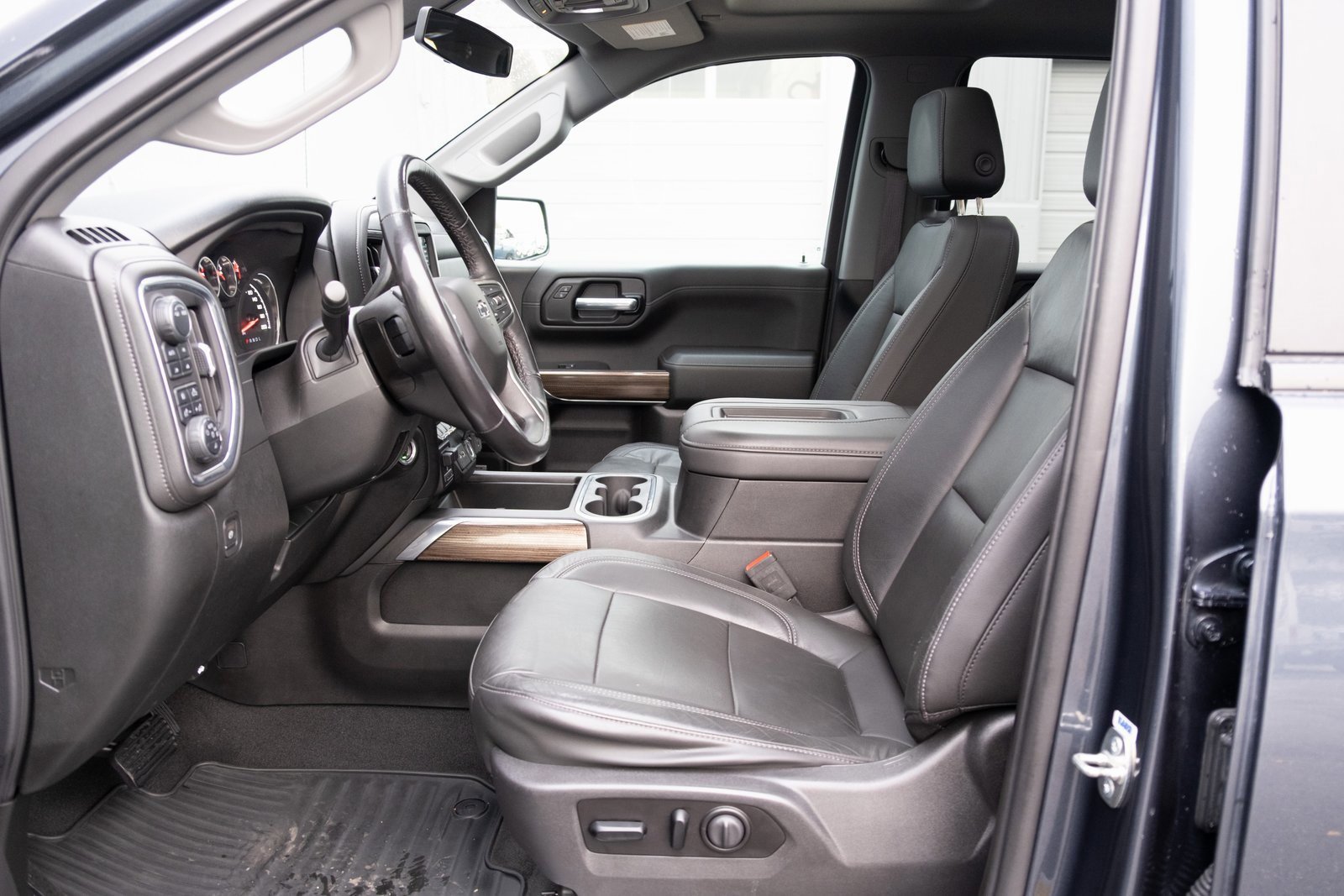 Used 2020 Chevrolet Silverado 1500 RST w/ All-Star Edition image 11