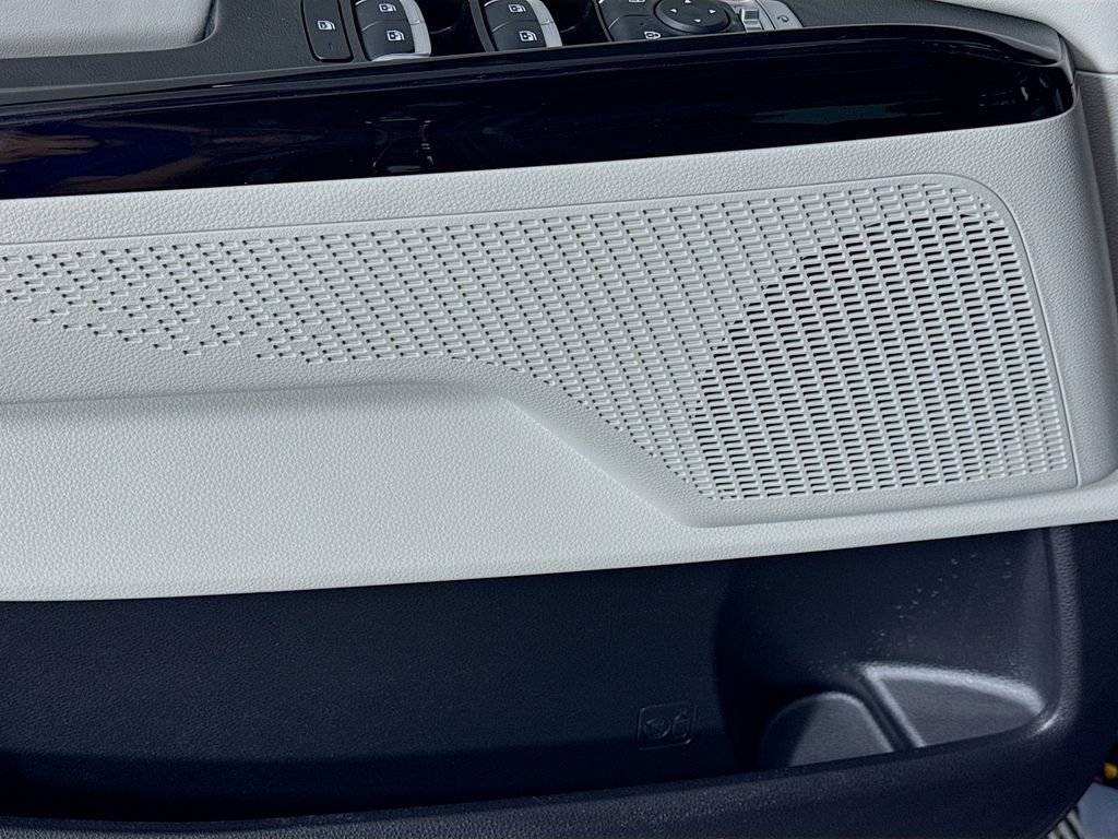 Used 2024 Kia Carnival SX FWD image 19