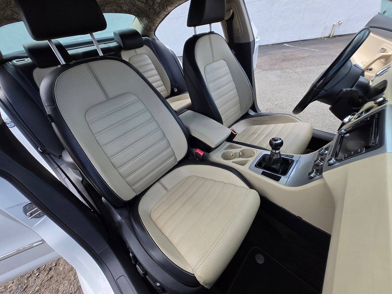 Used 2010 Volkswagen CC Sport FWD image 36