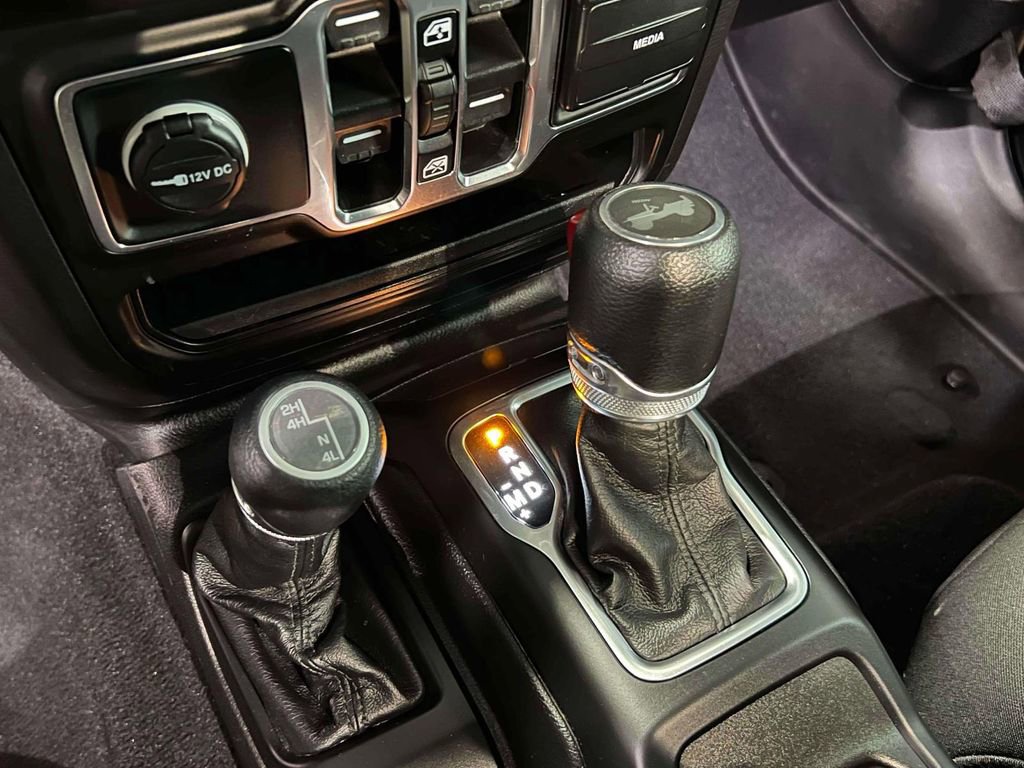 Used 2023 Jeep Wrangler Sport S AWD/4WD image 29