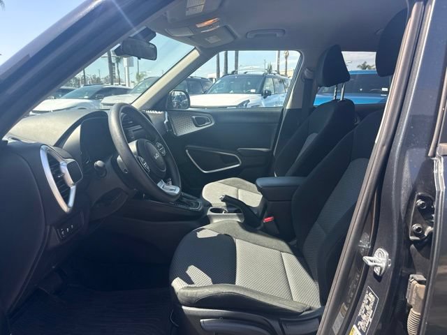 Certified 2023 Kia Soul LX FWD image 6