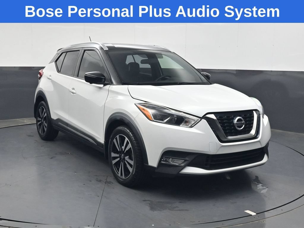 Used 2018 Nissan Kicks SR w/ Premium Package FWD image 2