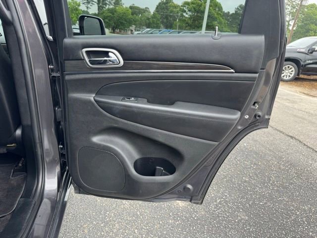 Used 2018 Jeep Grand Cherokee Overland RWD image 12
