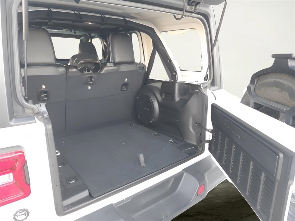 Used 2018 Jeep Wrangler Unlimited Sahara image 21