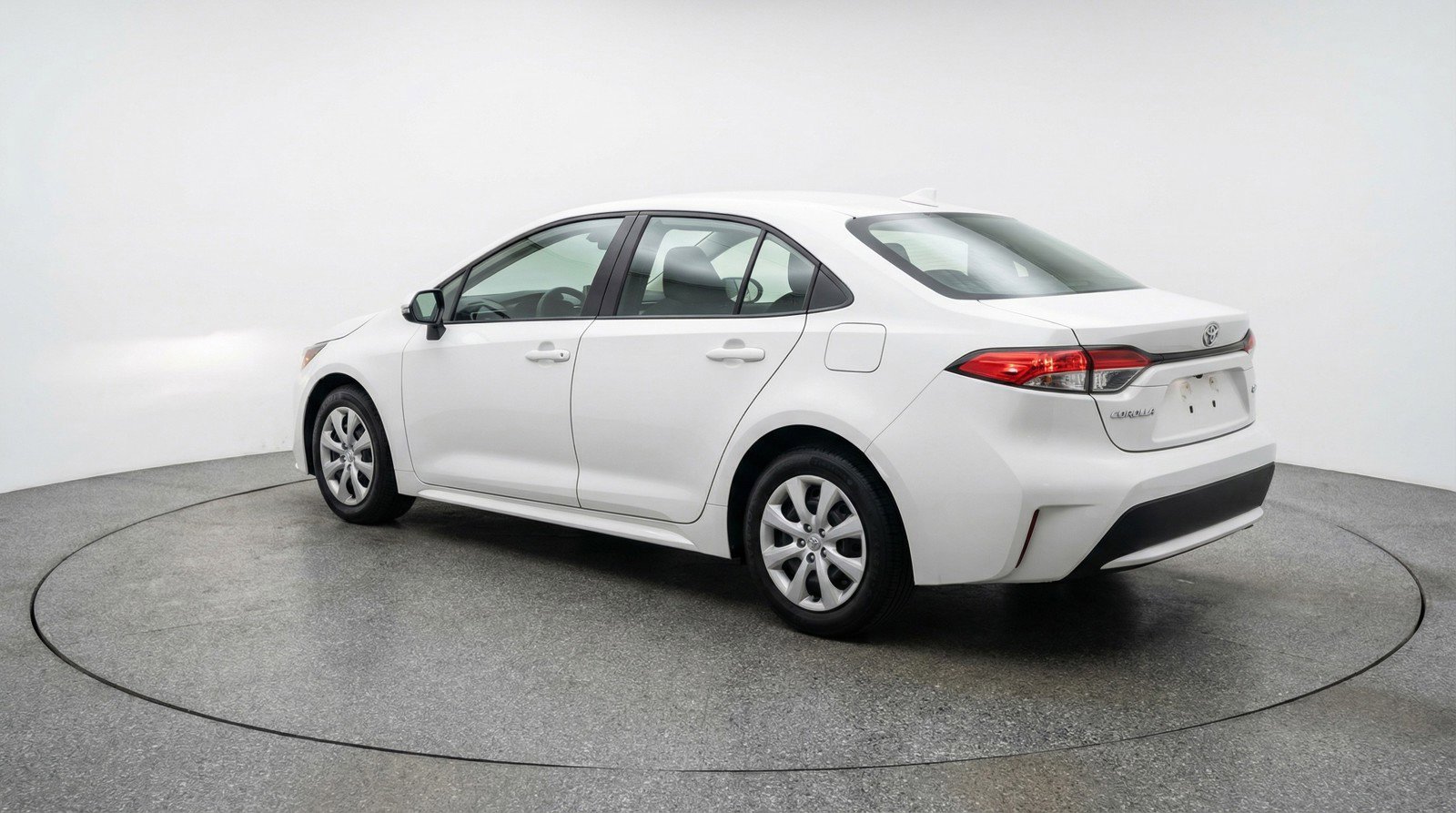 Used 2025 Toyota Corolla LE image 6