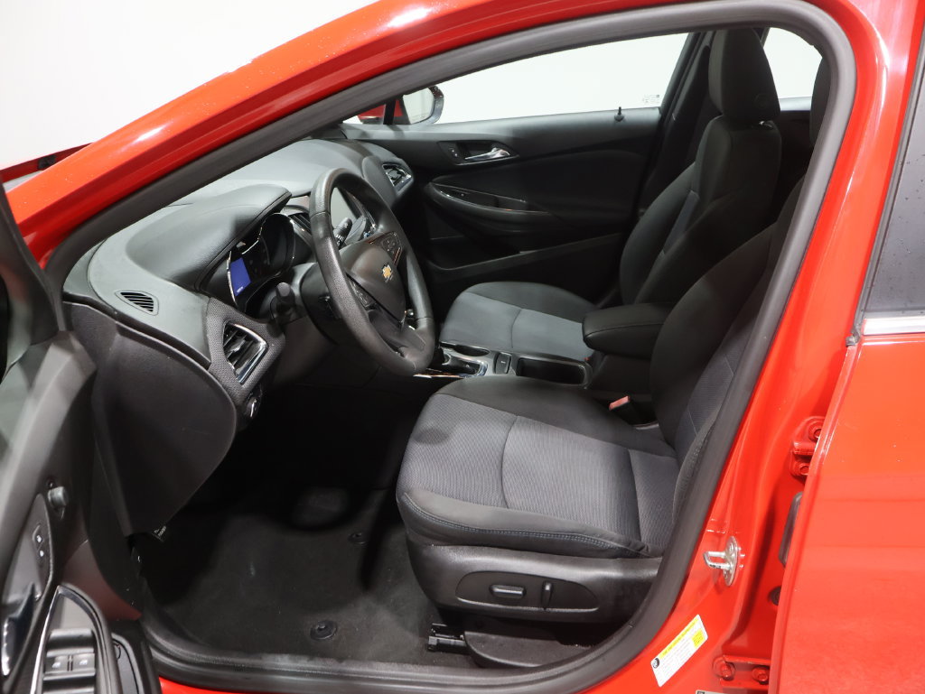 Used 2017 Chevrolet Cruze LT w/ Sun And Sound Package FWD image 13