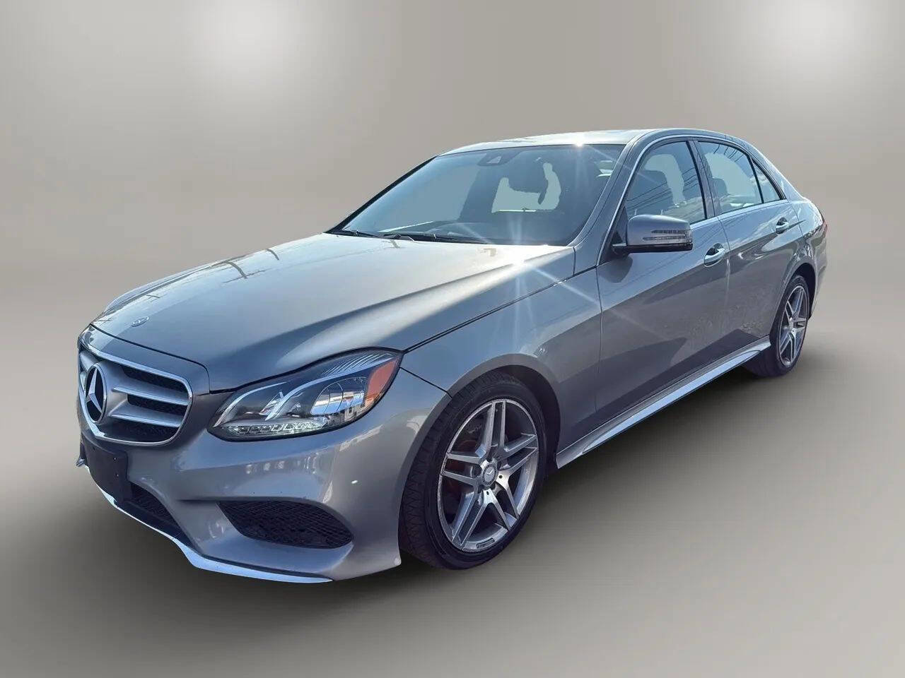 Used 2014 Mercedes-Benz E 350 4MATIC Sedan image 3