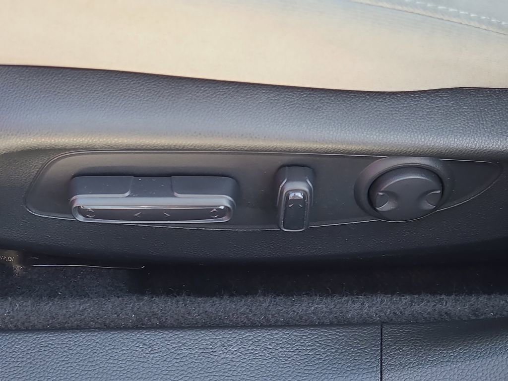 Used 2023 Honda Accord EX image 24