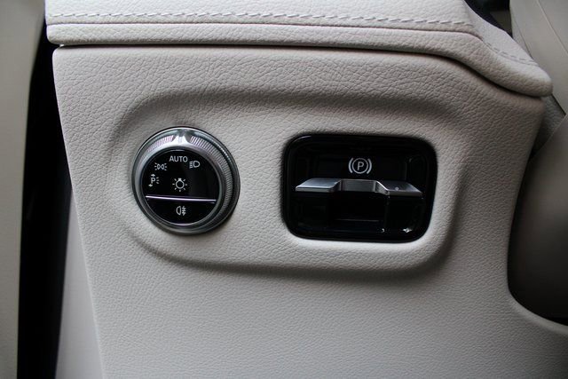 Used 2023 Mercedes-Benz EQS 580 4MATIC SUV image 18