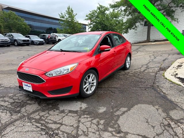 Used 2015 Ford Focus SE FWD image 1