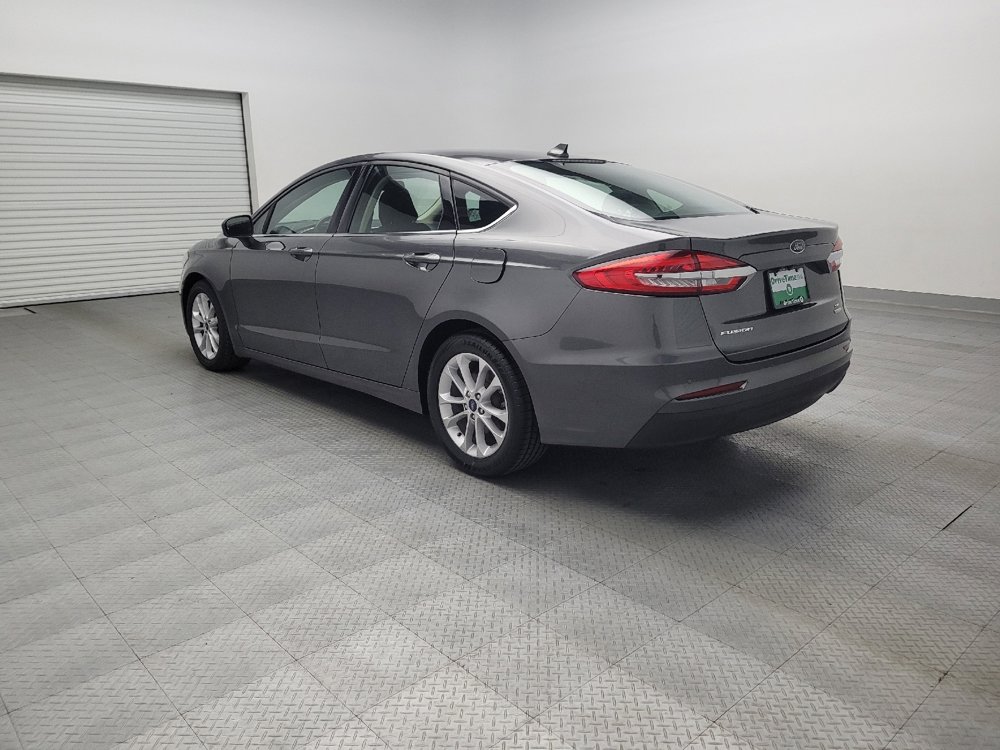 Used 2020 Ford Fusion SE image 5