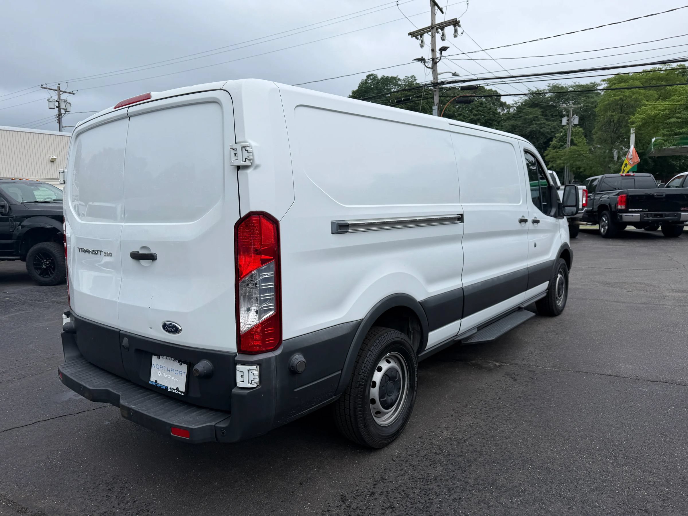 Used 2017 Ford Transit 350 148 Low Roof RWD image 4