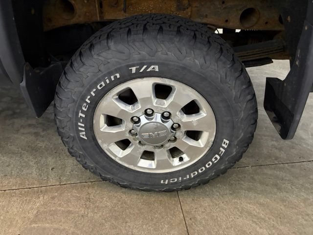 Used 2015 GMC Sierra 2500 SLE w/ SLE Preferred Package AWD/4WD image 4